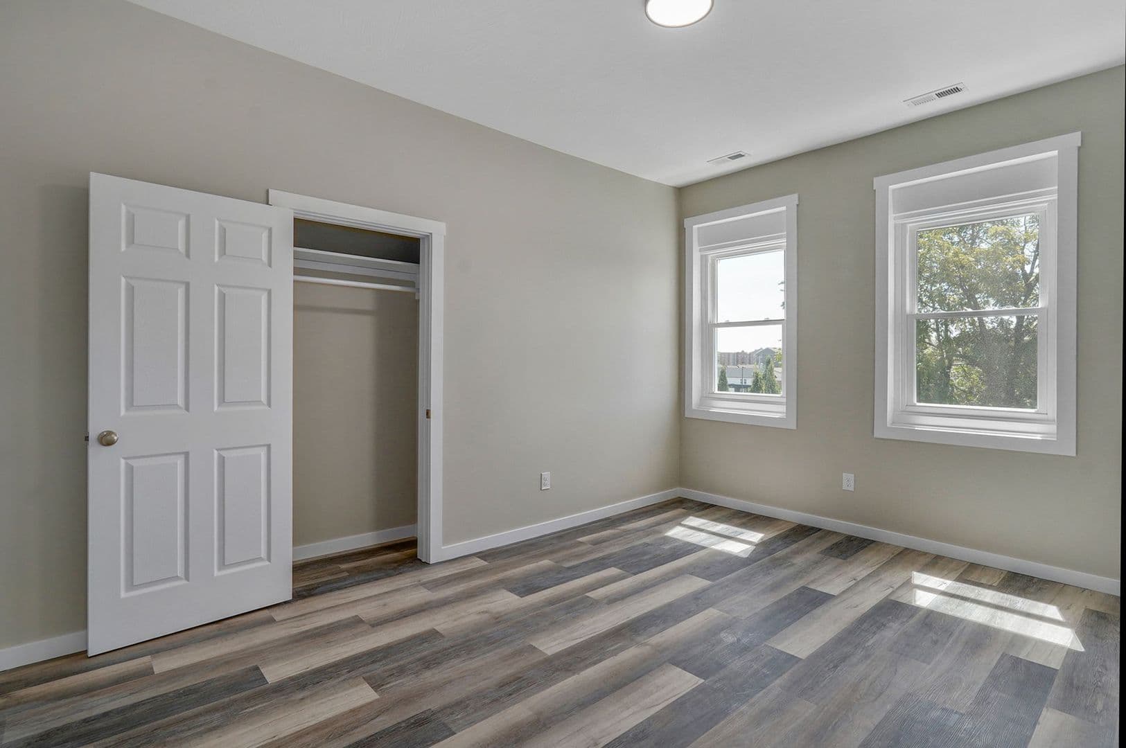 Springfield House: 650 S Jefferson Ave Unit A