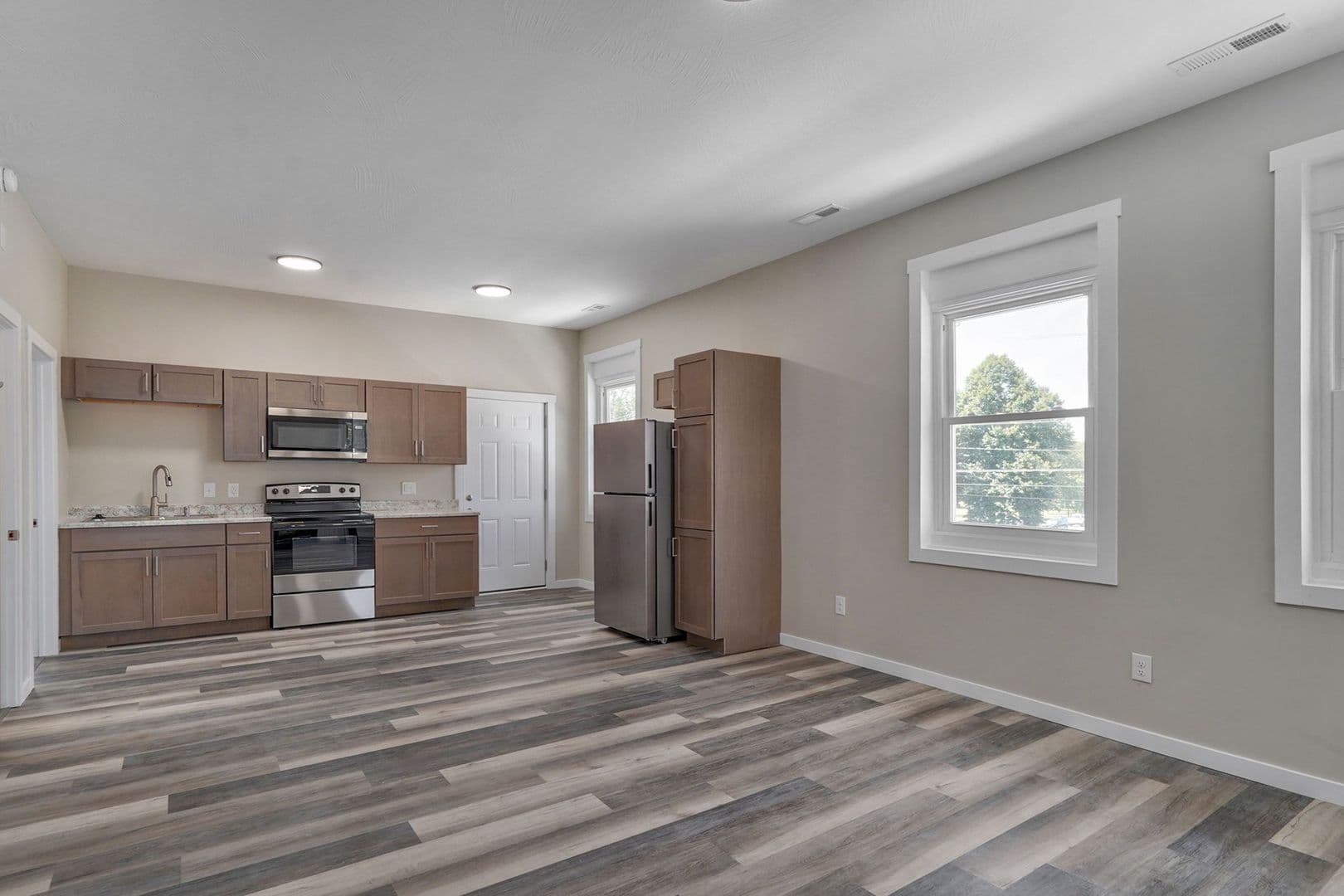 Springfield House: 650 S Jefferson Ave Unit A