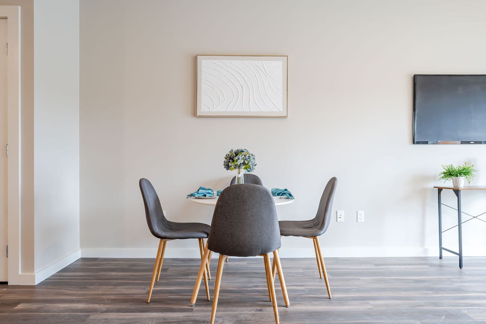 Auburn Apartment: 186 Main Street