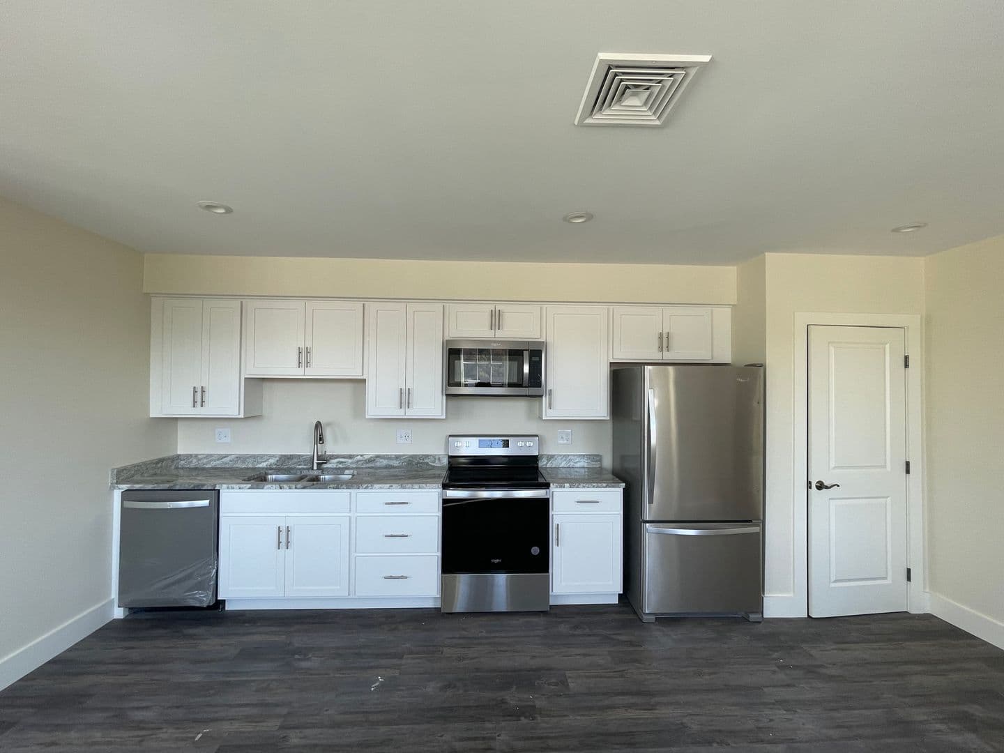 Berwick Apartment: 8 Main St