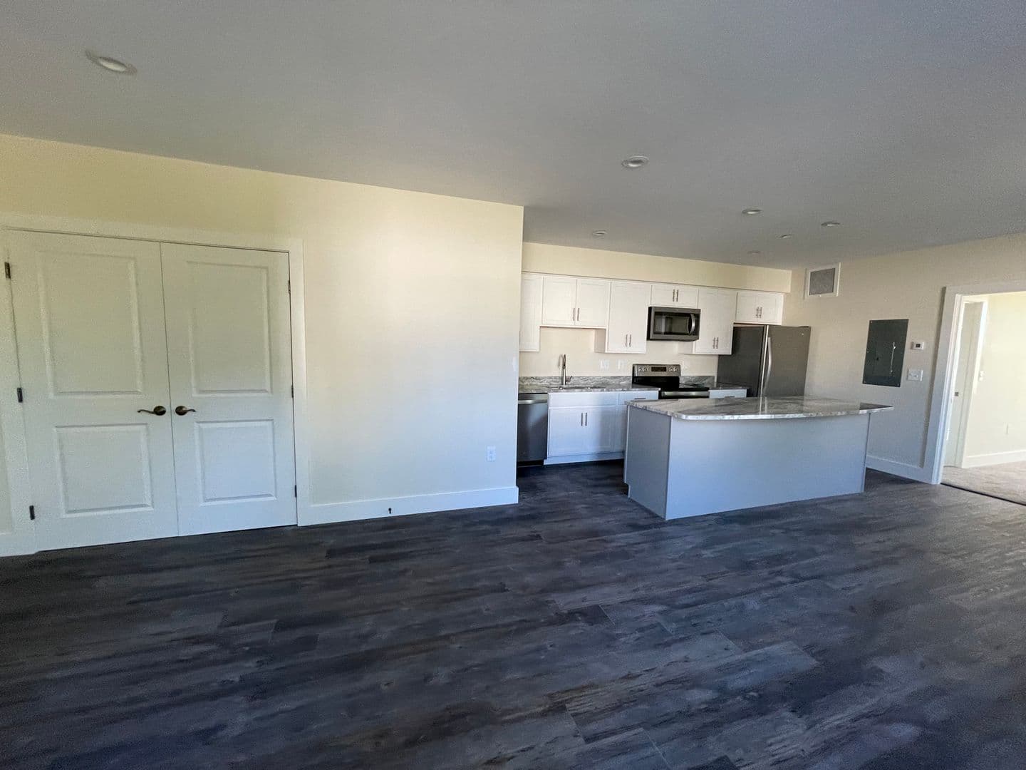 Berwick Apartment: 8 Main St