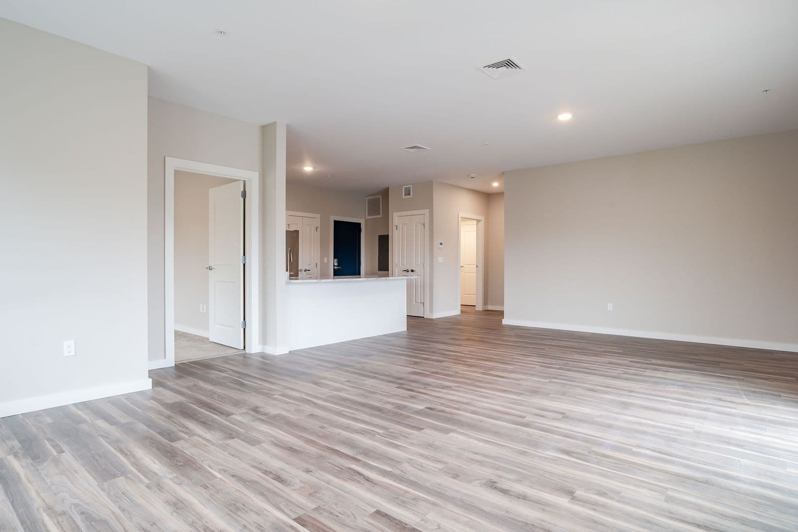 Auburn Apartment: 186 Main Street