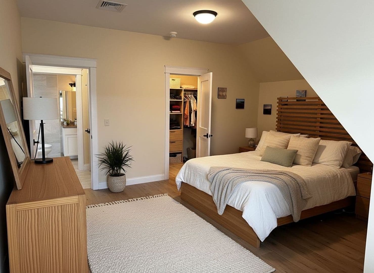 Gorham Apartment: 7 Railroad Ave