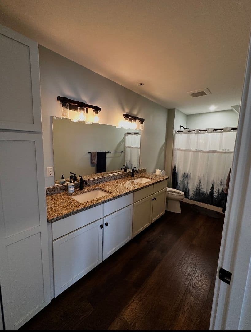 Gorham Apartment: 7 Railroad Ave