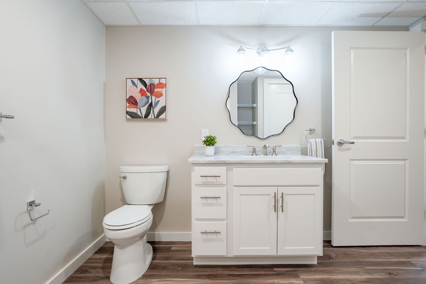 Auburn Apartment: 186 Main Street