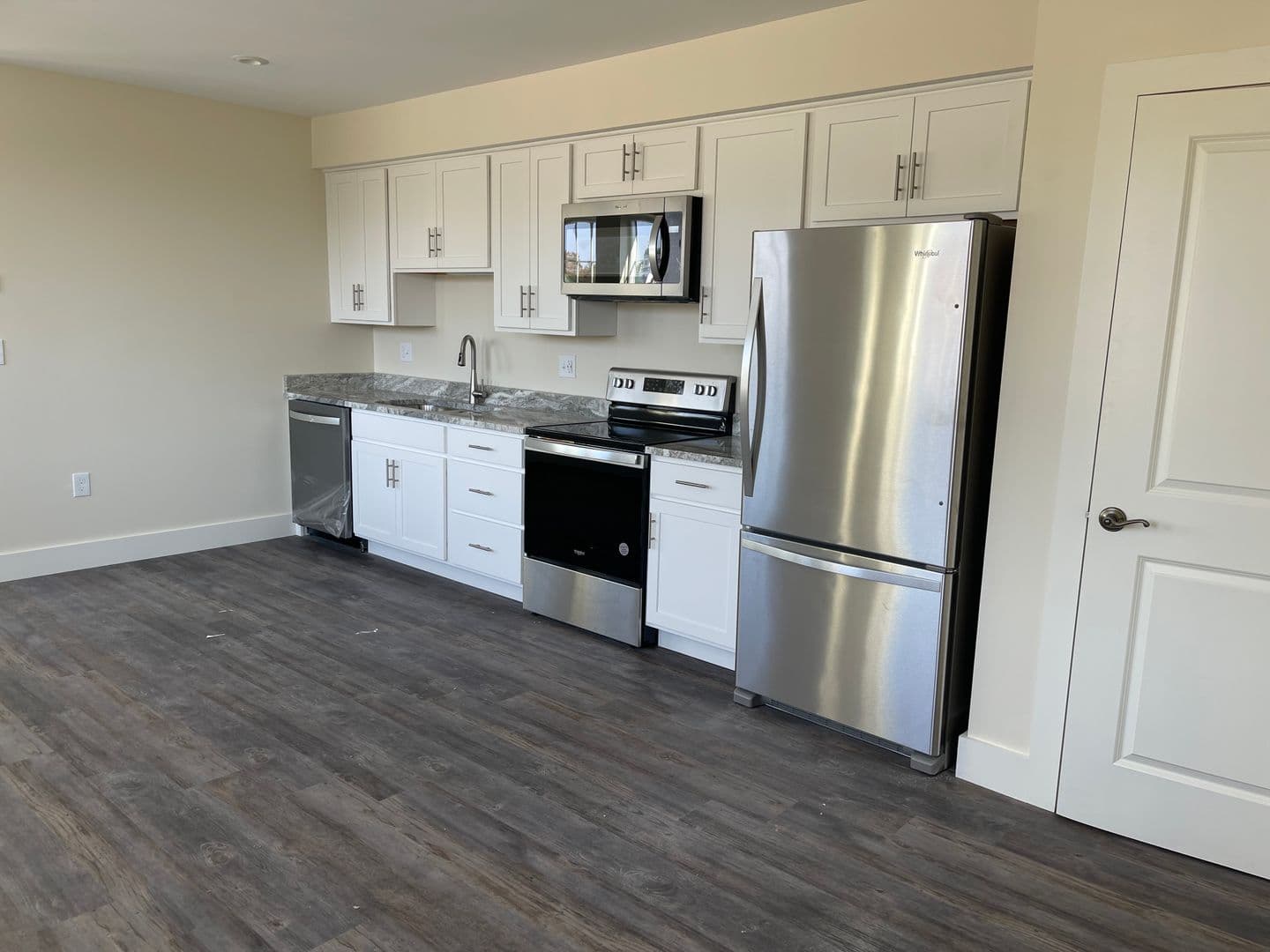 Berwick Apartment: 8 Main St