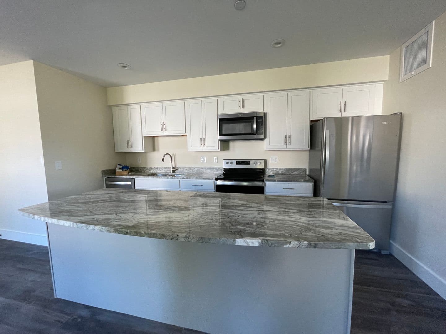 Berwick Apartment: 8 Main St