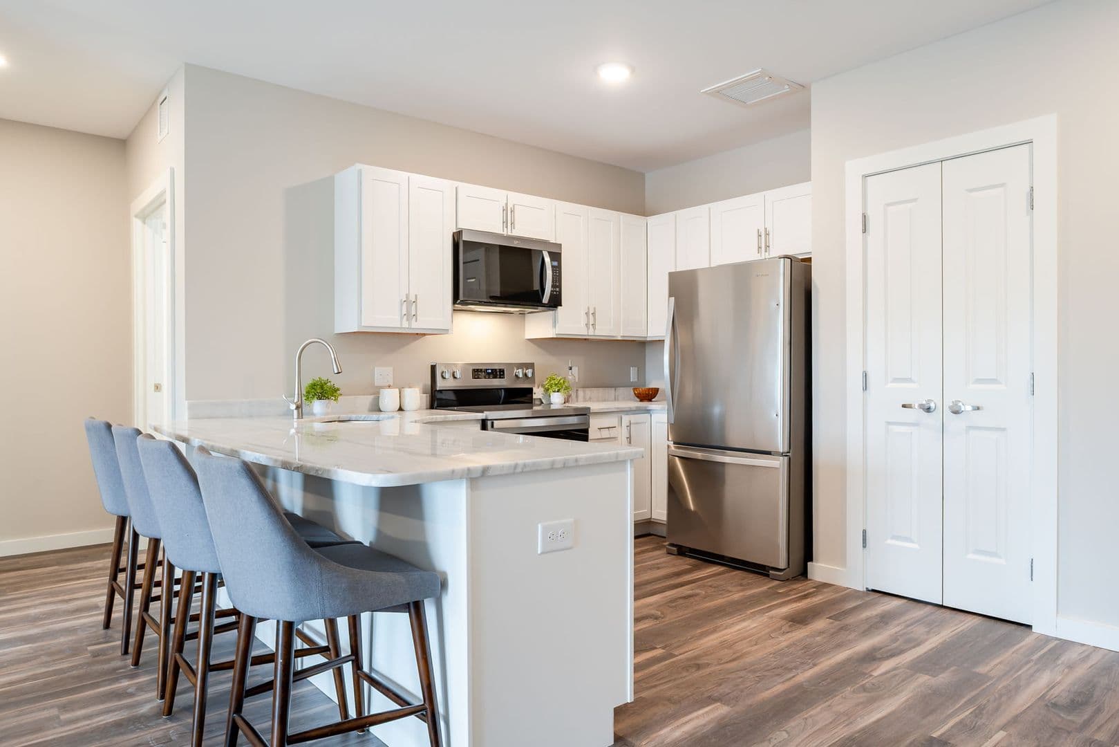 Auburn Apartment: 186 Main Street