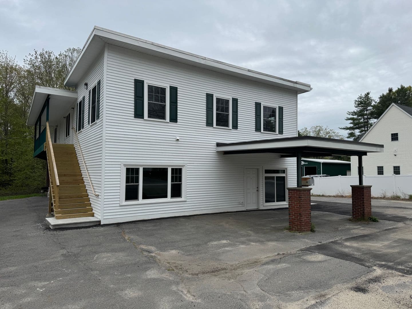 Gorham Apartment: 162 Narragansett Street