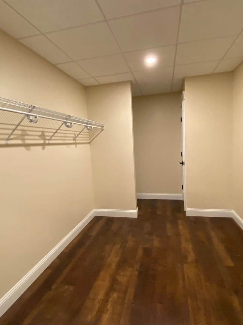 Gorham Apartment: 7 Railroad Ave