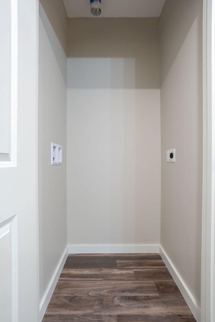 Auburn Apartment: 186 Main Street