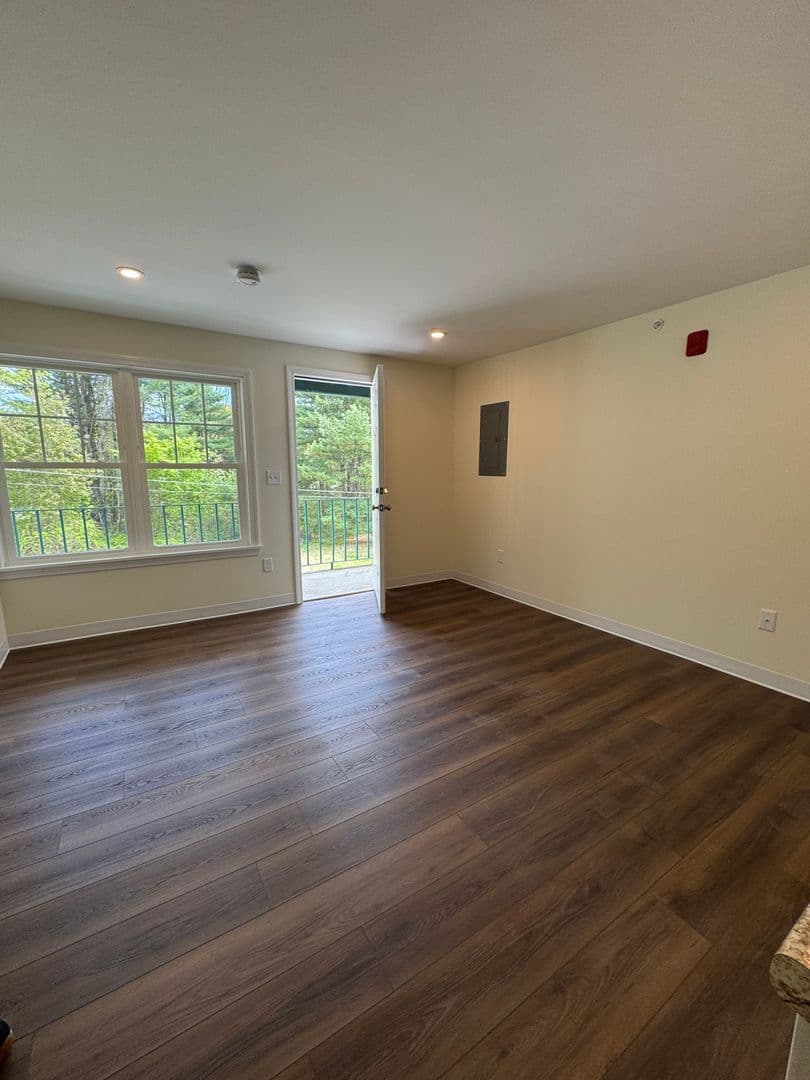 Gorham Apartment: 162 Narragansett Street