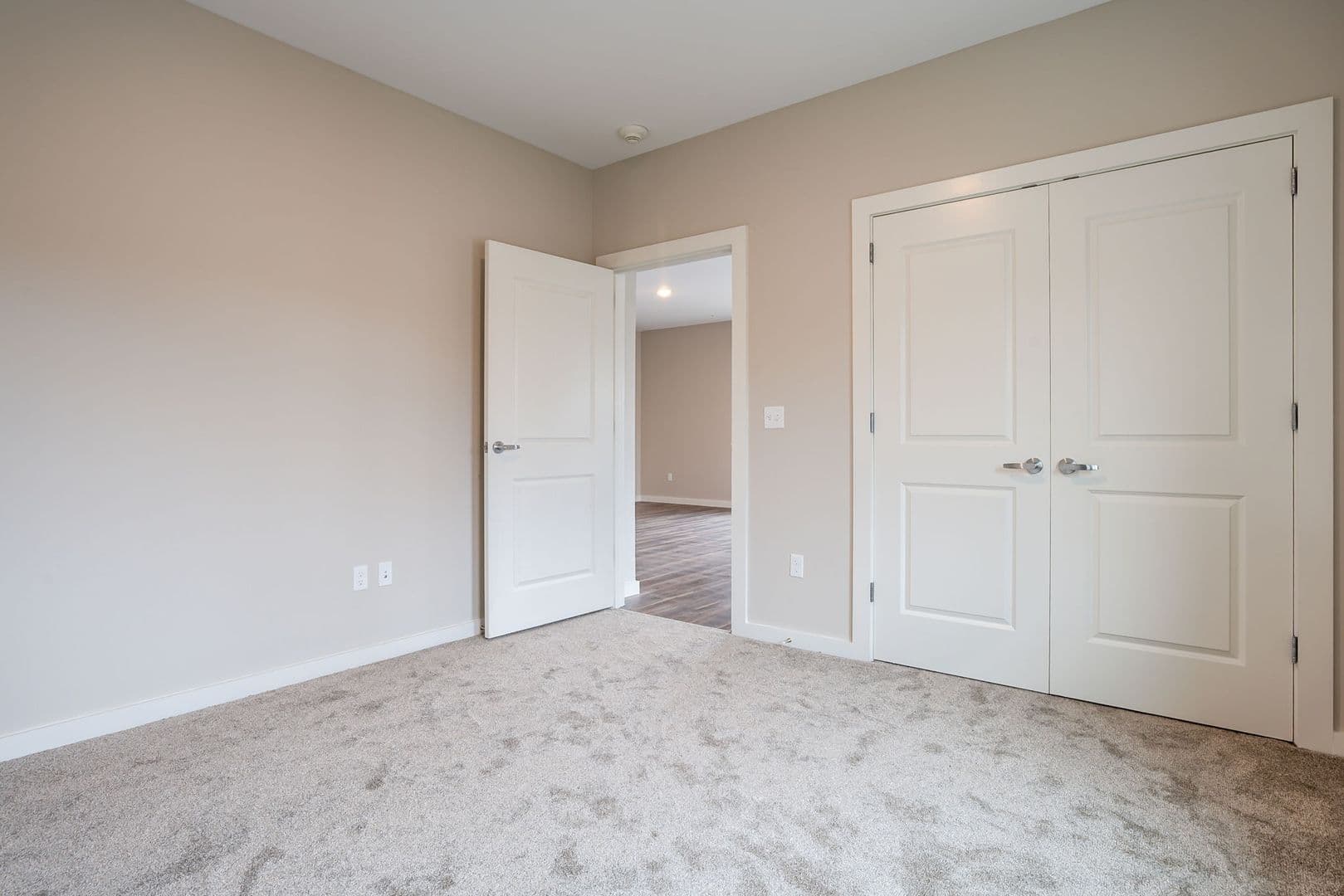 Auburn Apartment: 186 Main Street