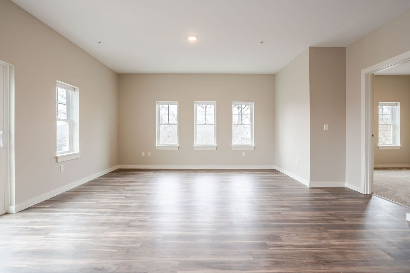 Auburn Apartment: 186 Main Street