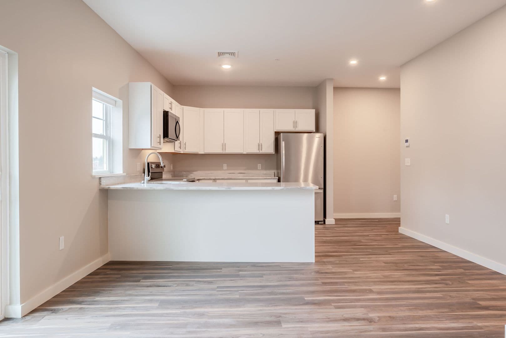Auburn Apartment: 186 Main Street