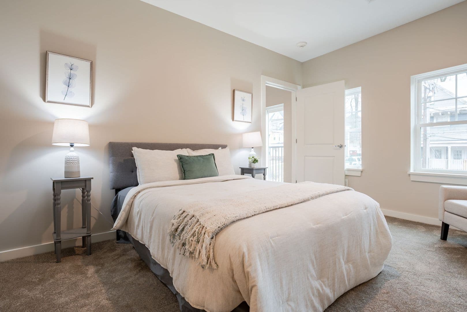 Auburn Apartment: 186 Main Street