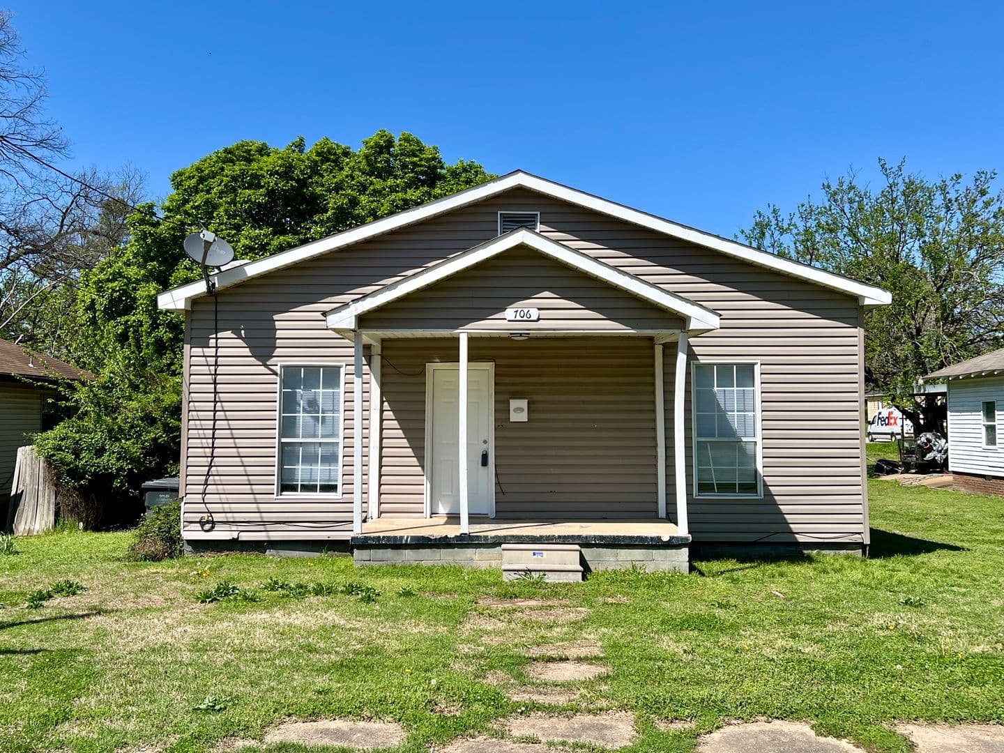 Jonesboro House: 706 Warner Ave.