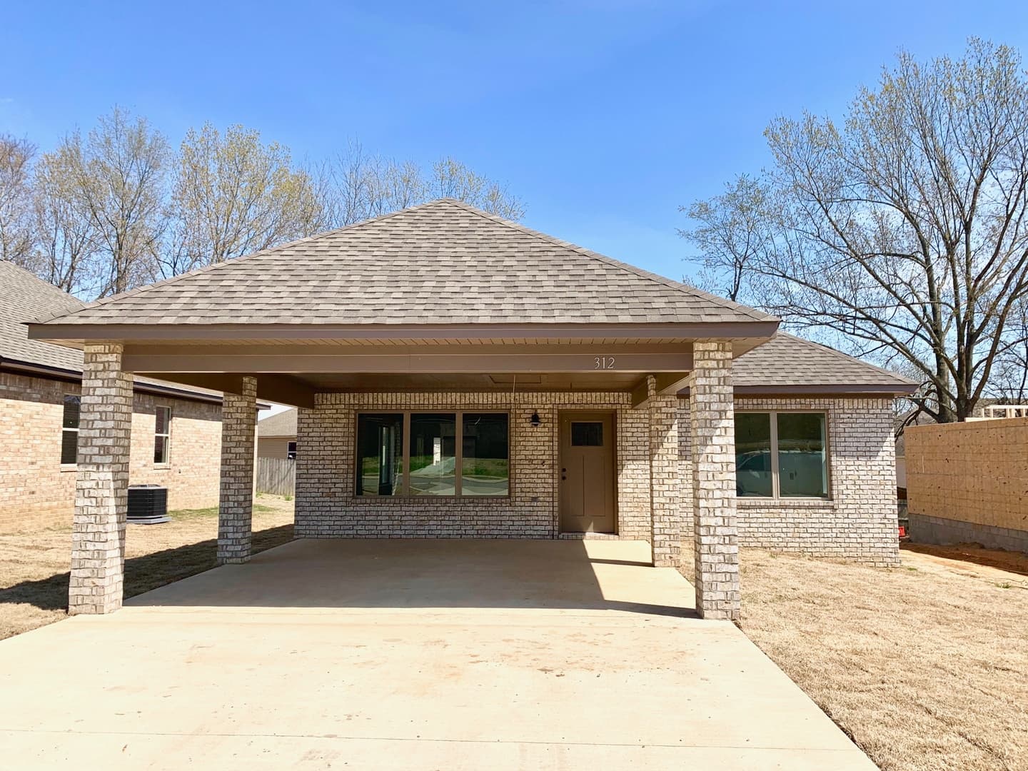 Jonesboro House: 312 Wolf Den