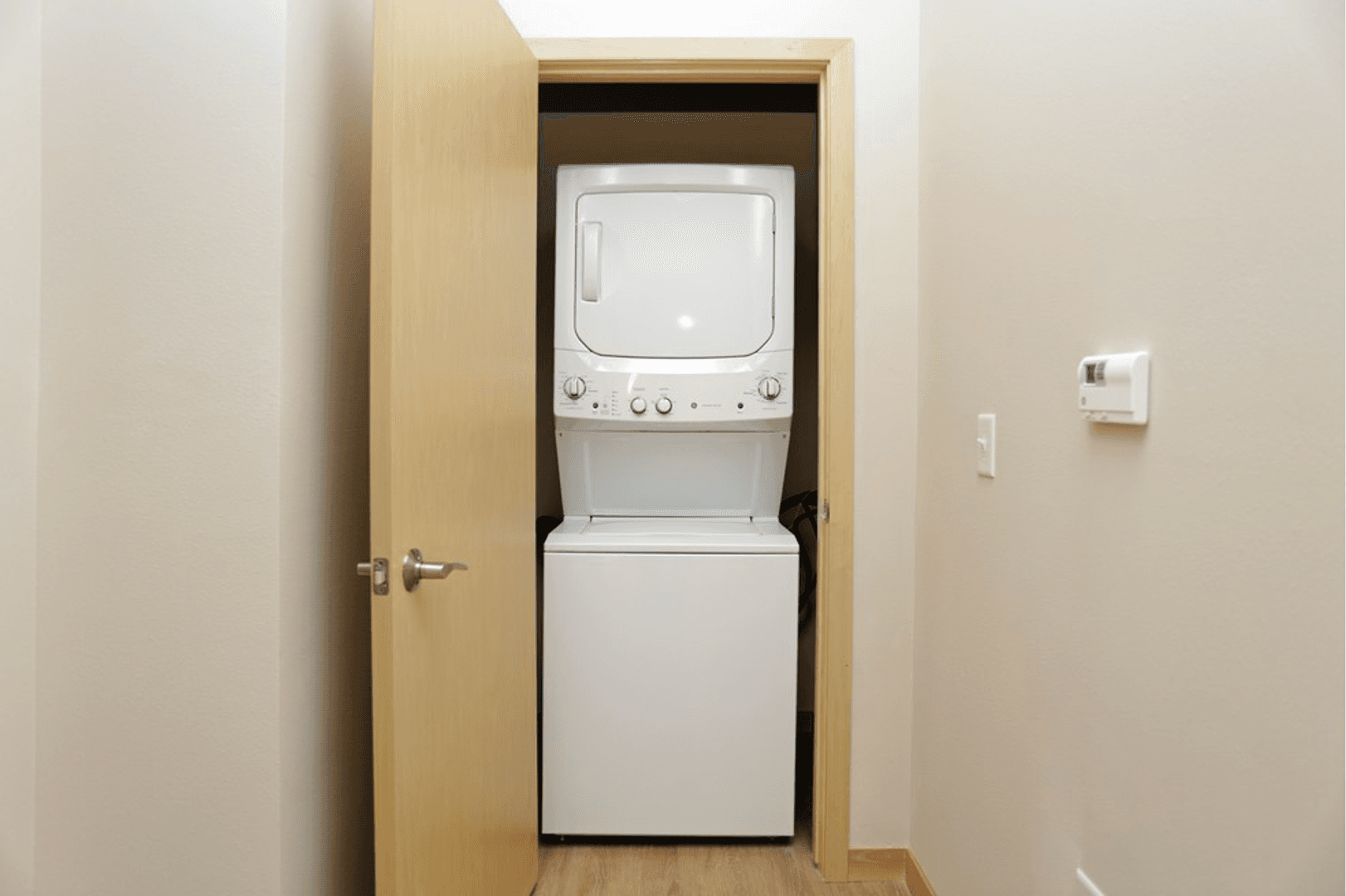 Madison Apartment: 902 Drake Street