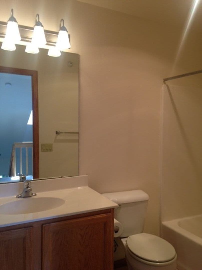 Fitchburg Apartment: 2892 Mickelson Parkway #100