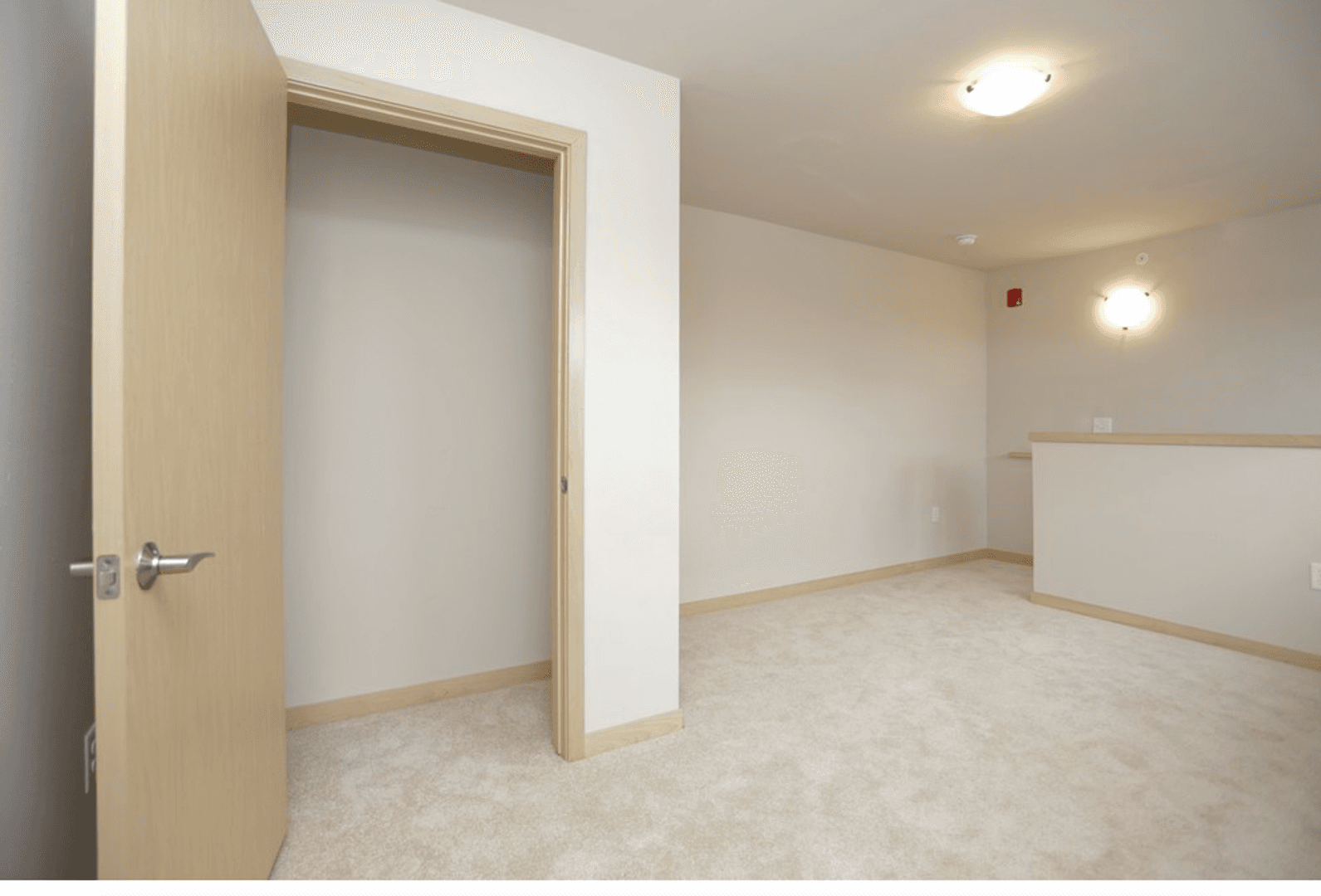 Madison Apartment: 902 Drake Street