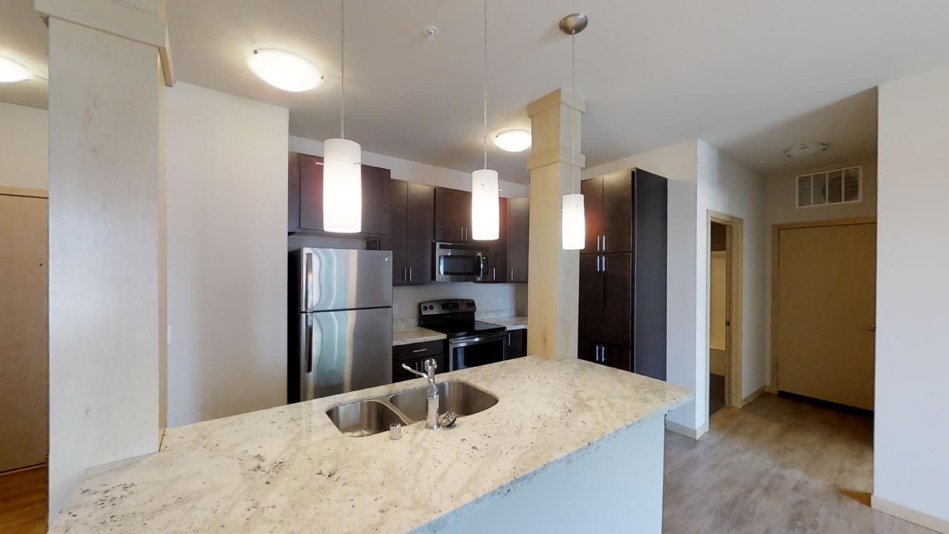 Madison Apartment: 902 Drake Street