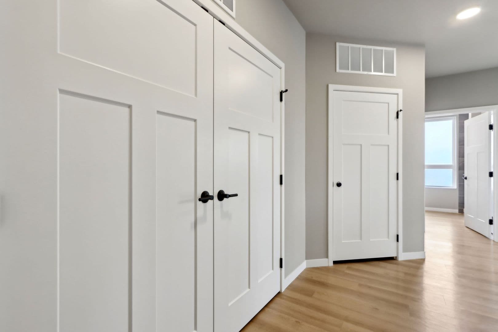 Madison Apartment: 5604 Schroeder Rd