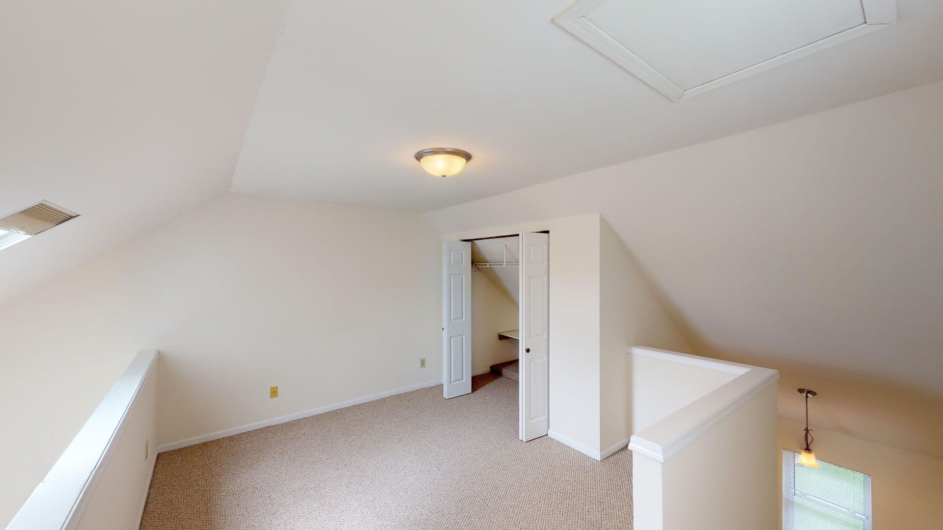 Madison Apartment: 2105-2165 Muir Field Rd