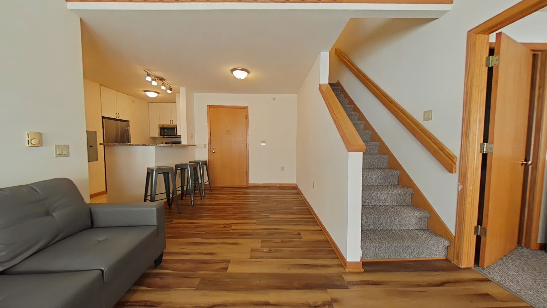 Madison Apartment: 1 Gerry Court
