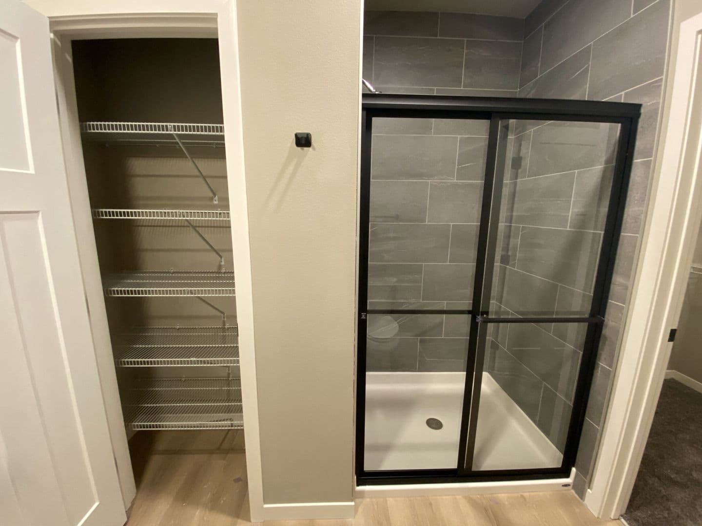 Madison Apartment: 5604 Schroeder Rd