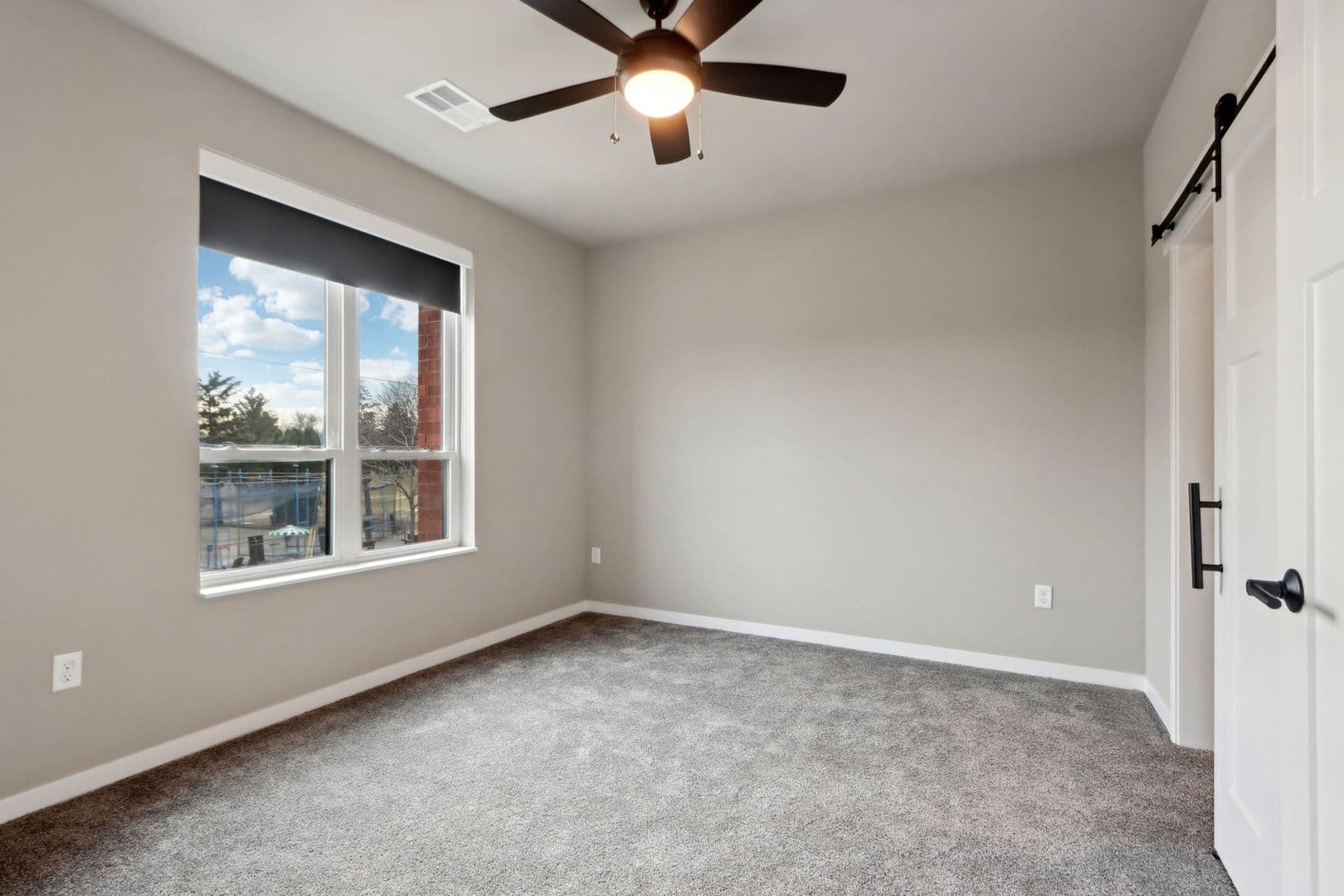 Madison Apartment: 5604 Schroeder Rd