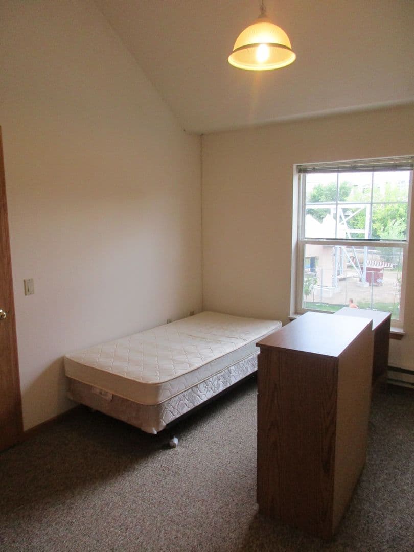Madison Apartment: 118 North Brooks Street