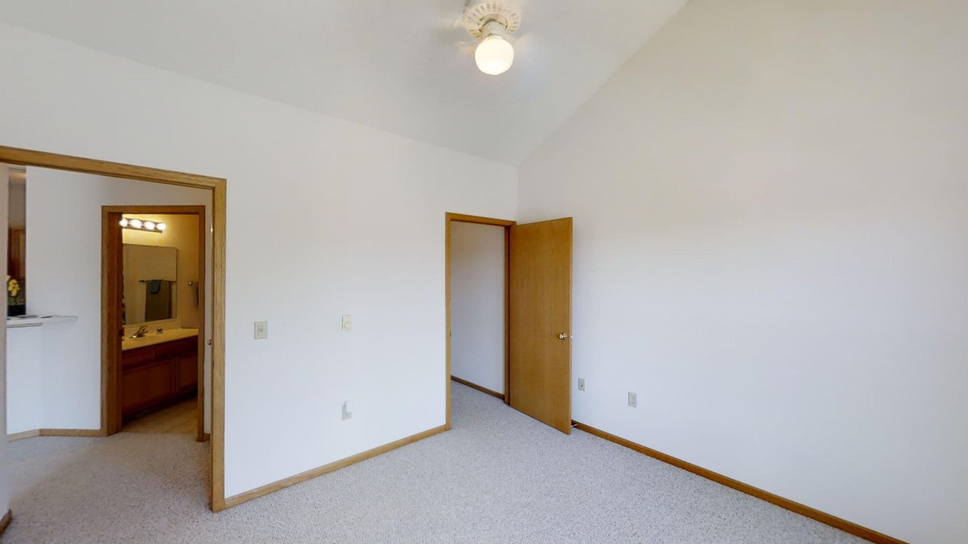 Madison Apartment: 8002 Starr Grass Drive