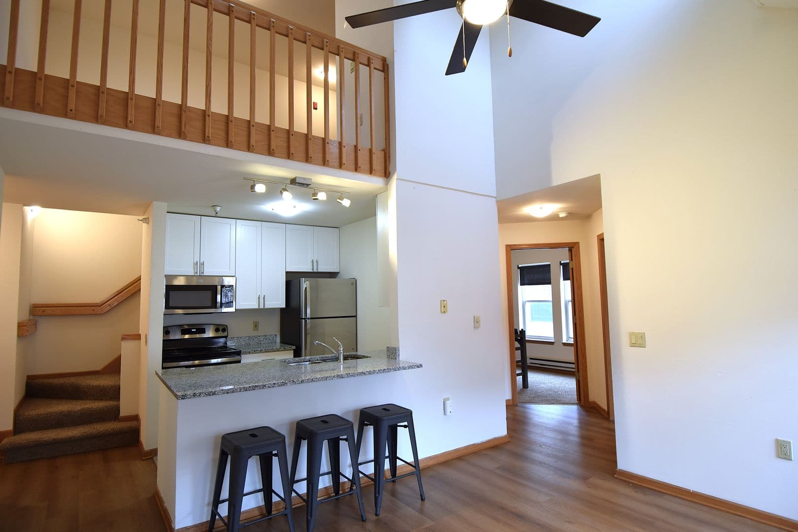 Madison Apartment: 2 Gerry Court
