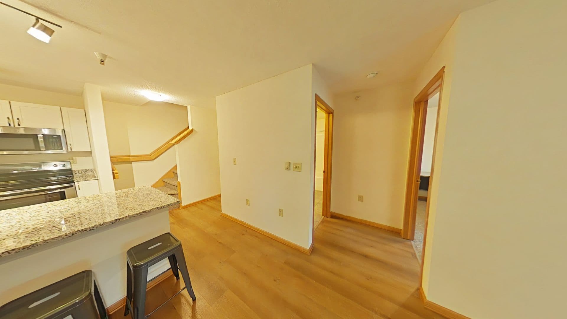 Madison Apartment: 2 Gerry Court