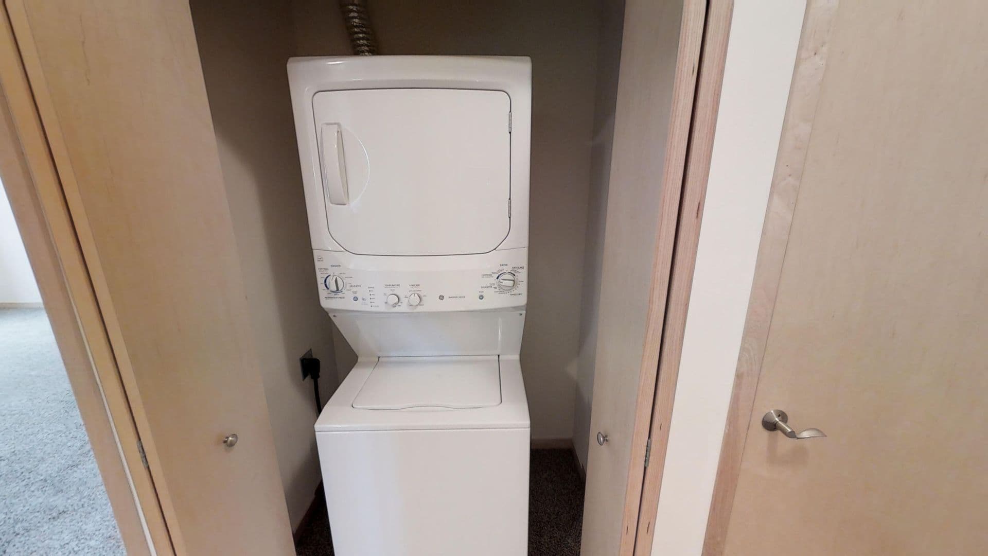 Madison Apartment: 5302 & 5314 Odana Rd.
