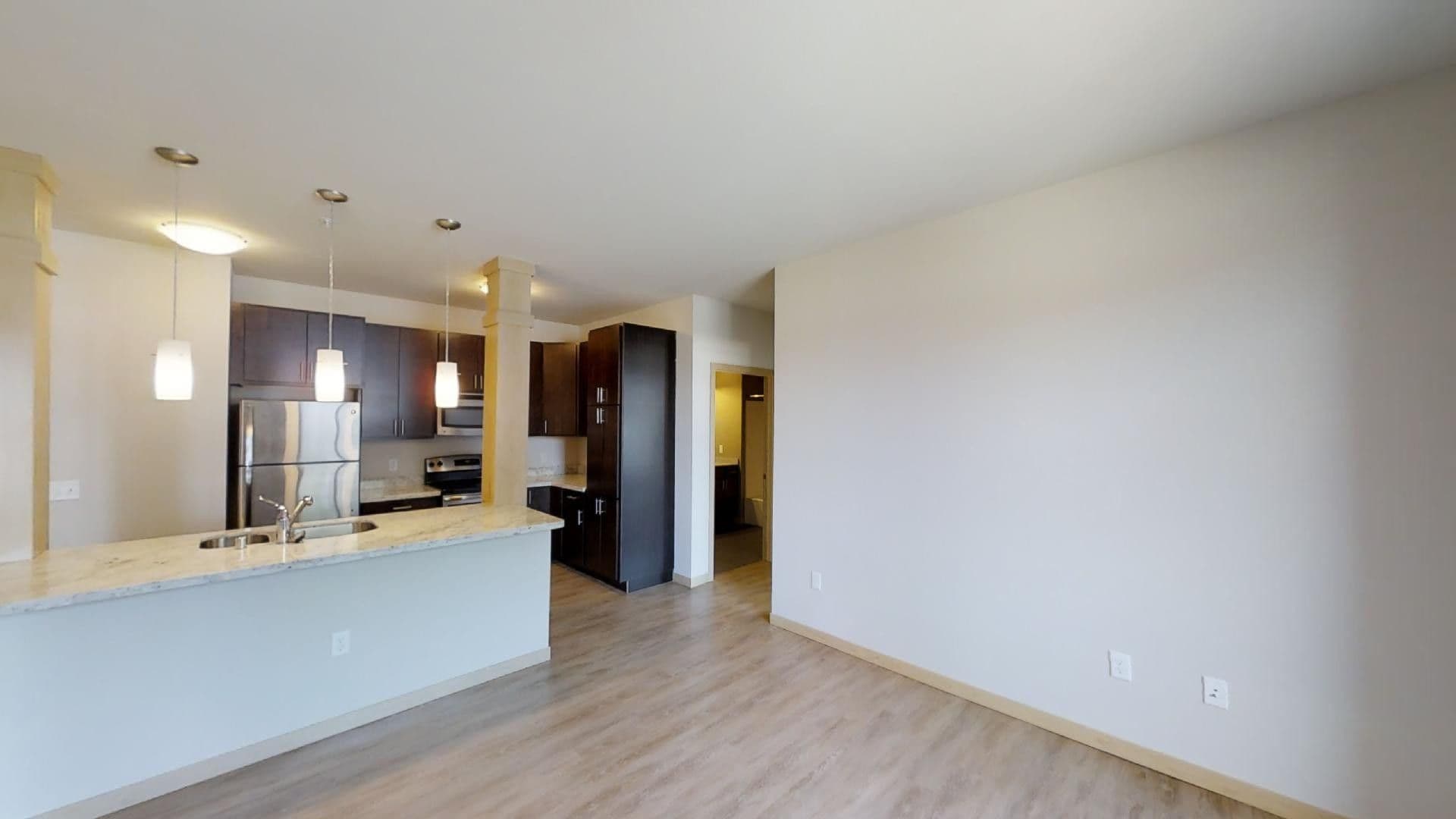 Madison Apartment: 902 Drake Street