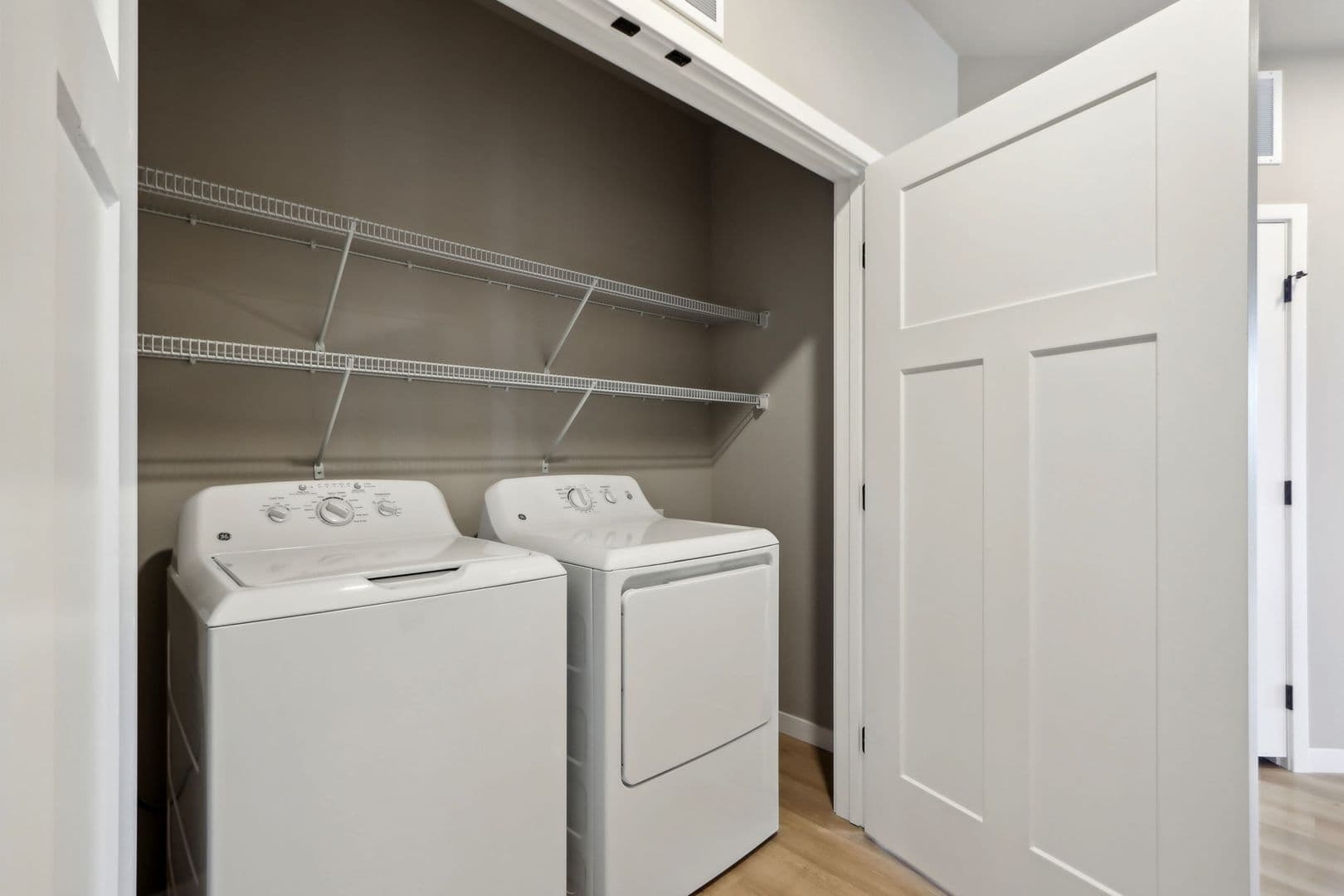 Madison Apartment: 5604 Schroeder Rd