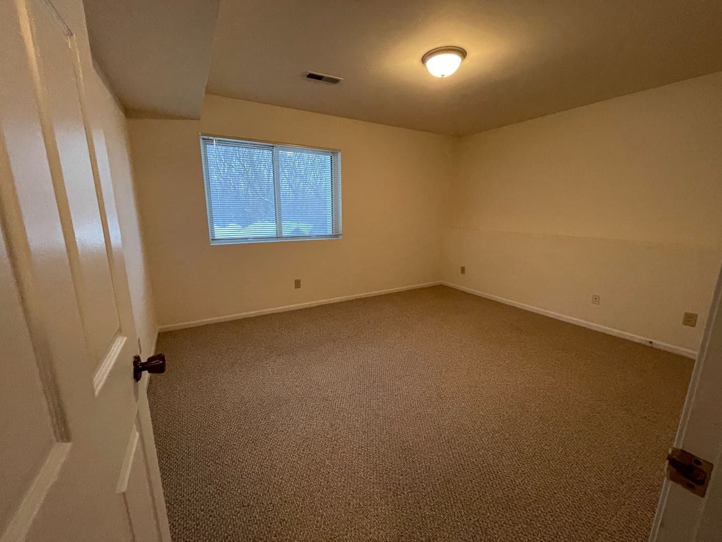 Madison Apartment: 2105-2165 Muir Field Rd