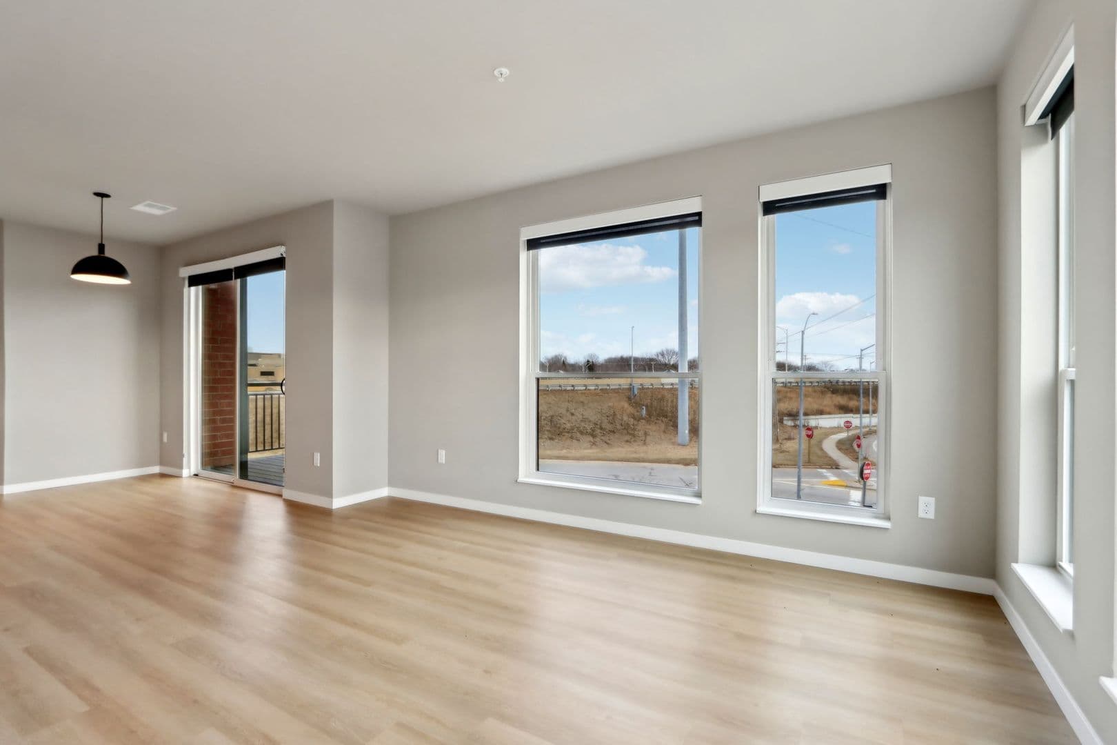 Madison Apartment: 5604 Schroeder Rd