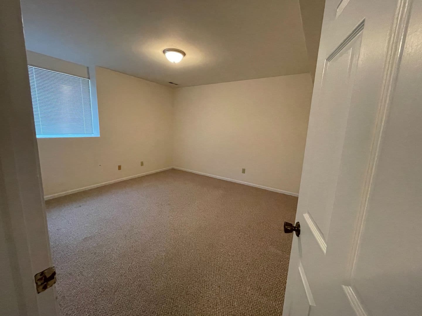 Madison Apartment: 2105-2165 Muir Field Rd