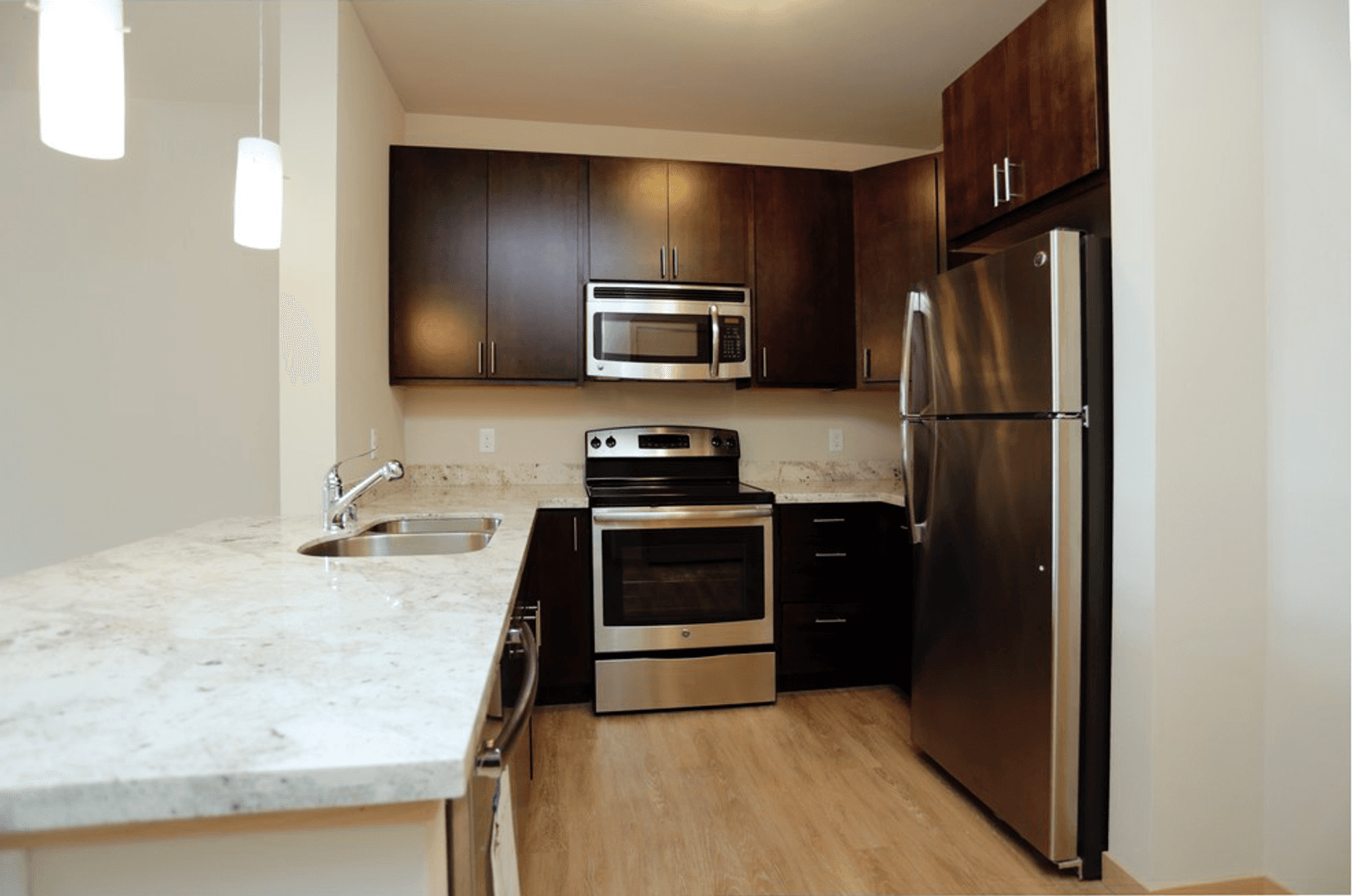 Madison Apartment: 902 Drake Street