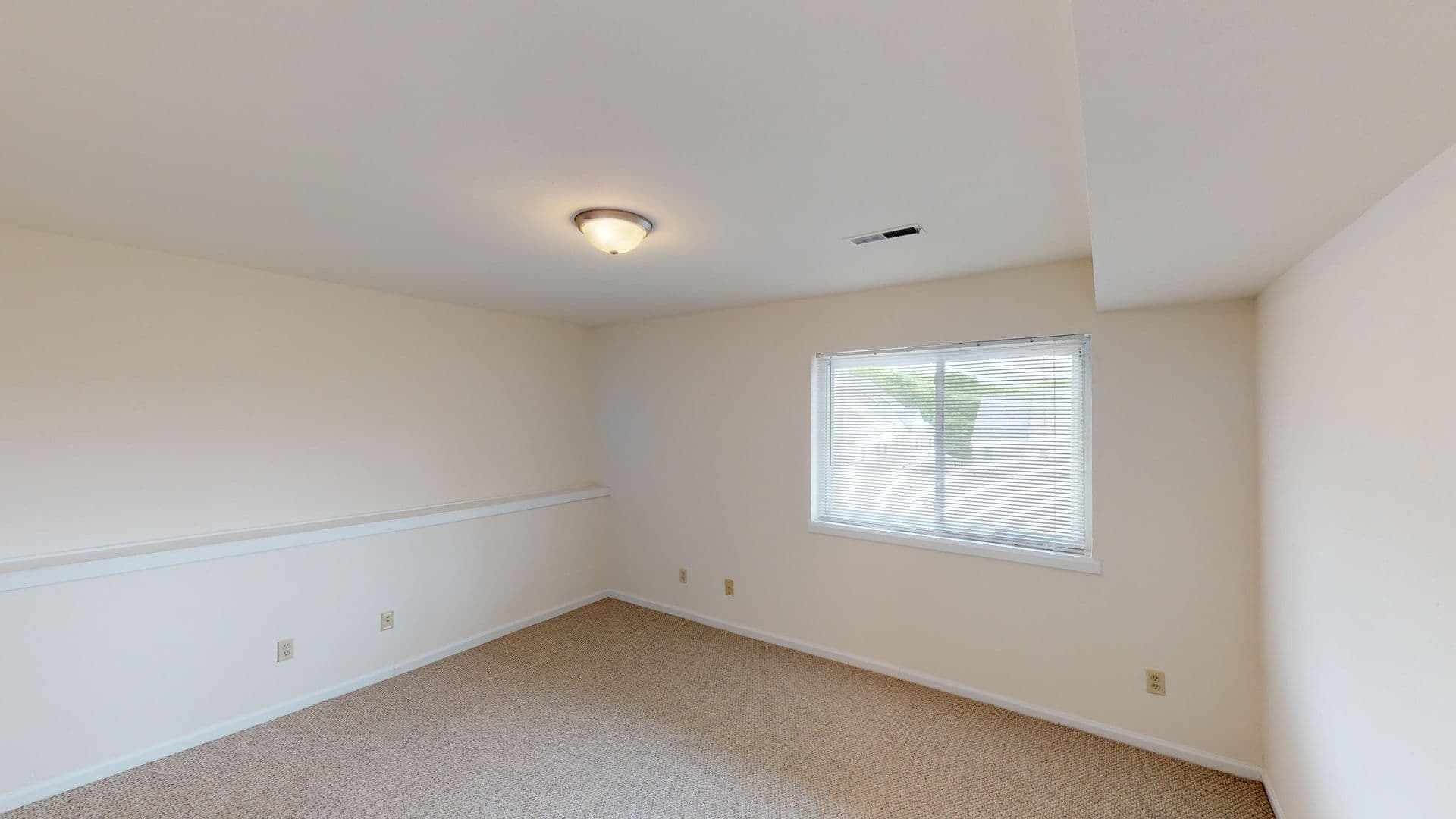 Madison Apartment: 2105-2165 Muir Field Rd