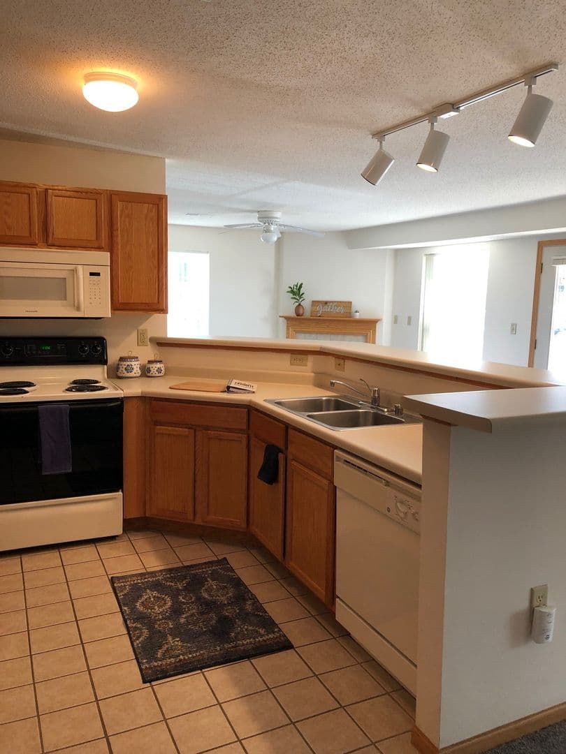 Madison Apartment: 8002 Starr Grass Drive