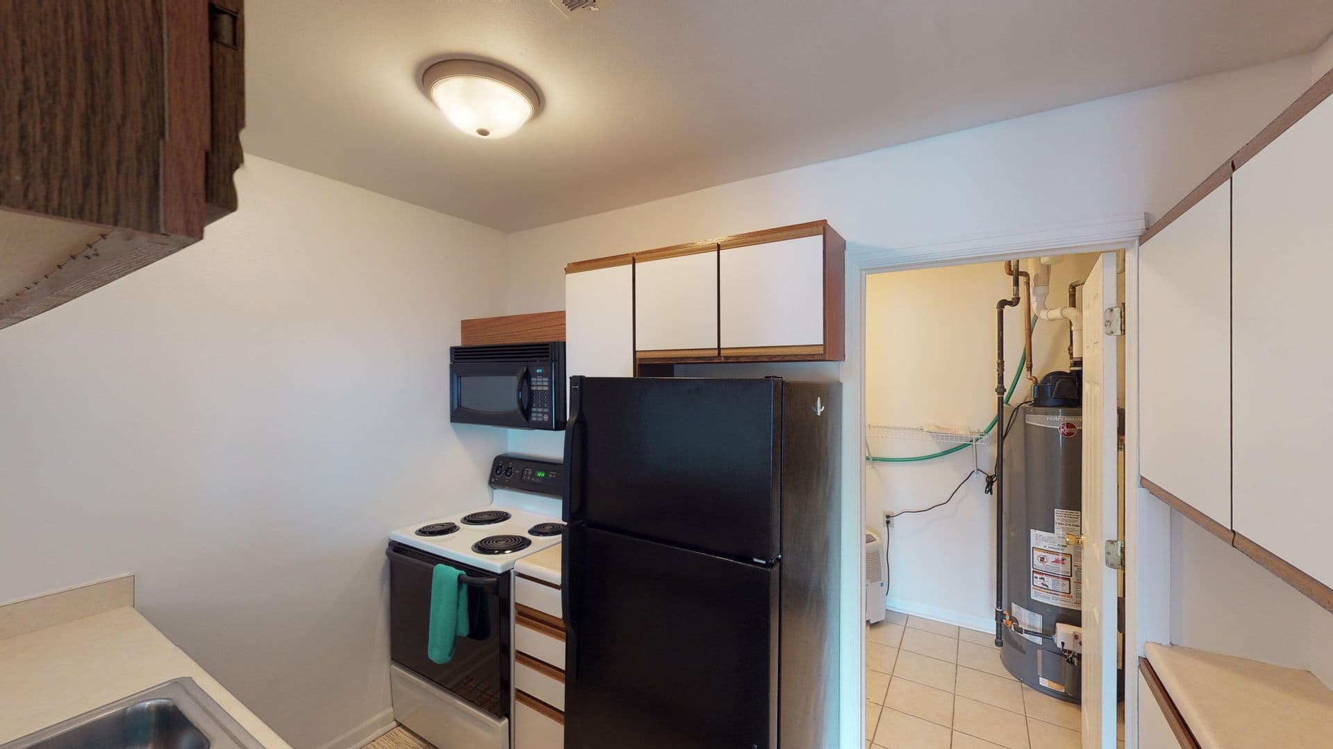 Madison Apartment: 2105-2165 Muir Field Rd