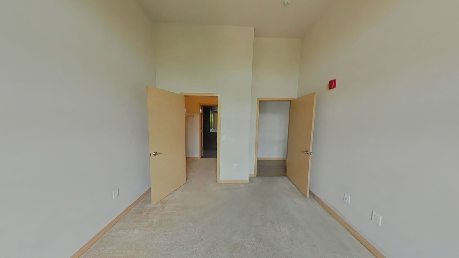 Madison Apartment: 902 Drake Street