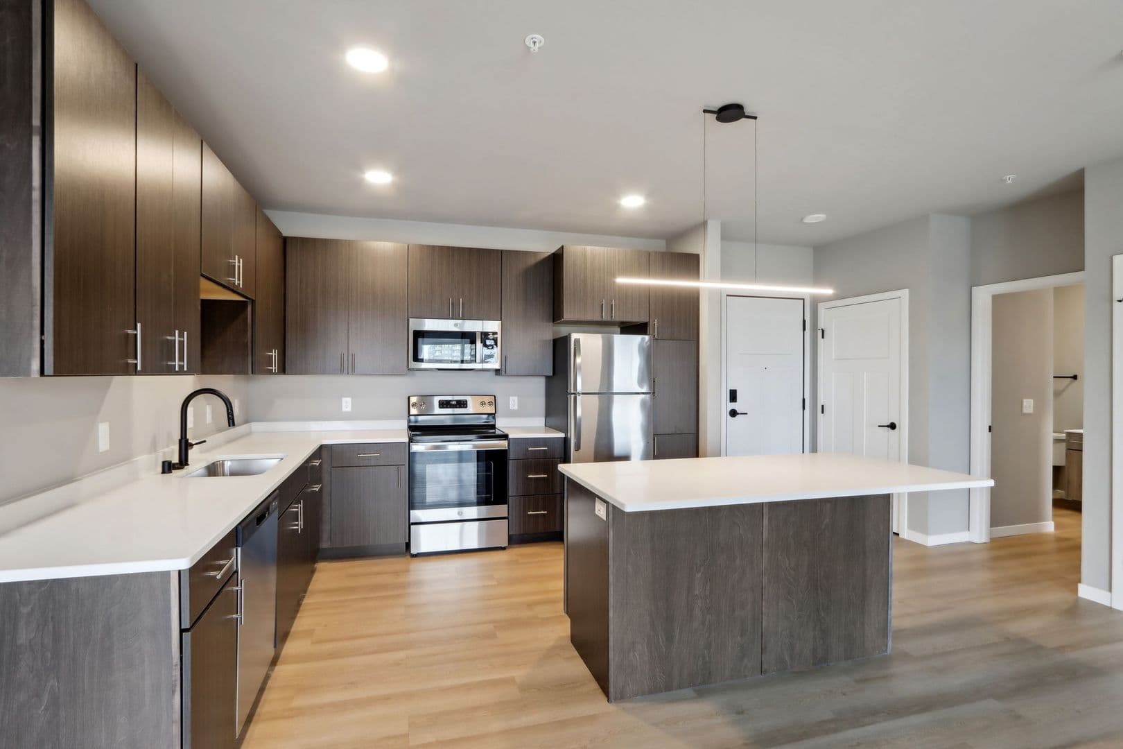 Madison Apartment: 5604 Schroeder Rd