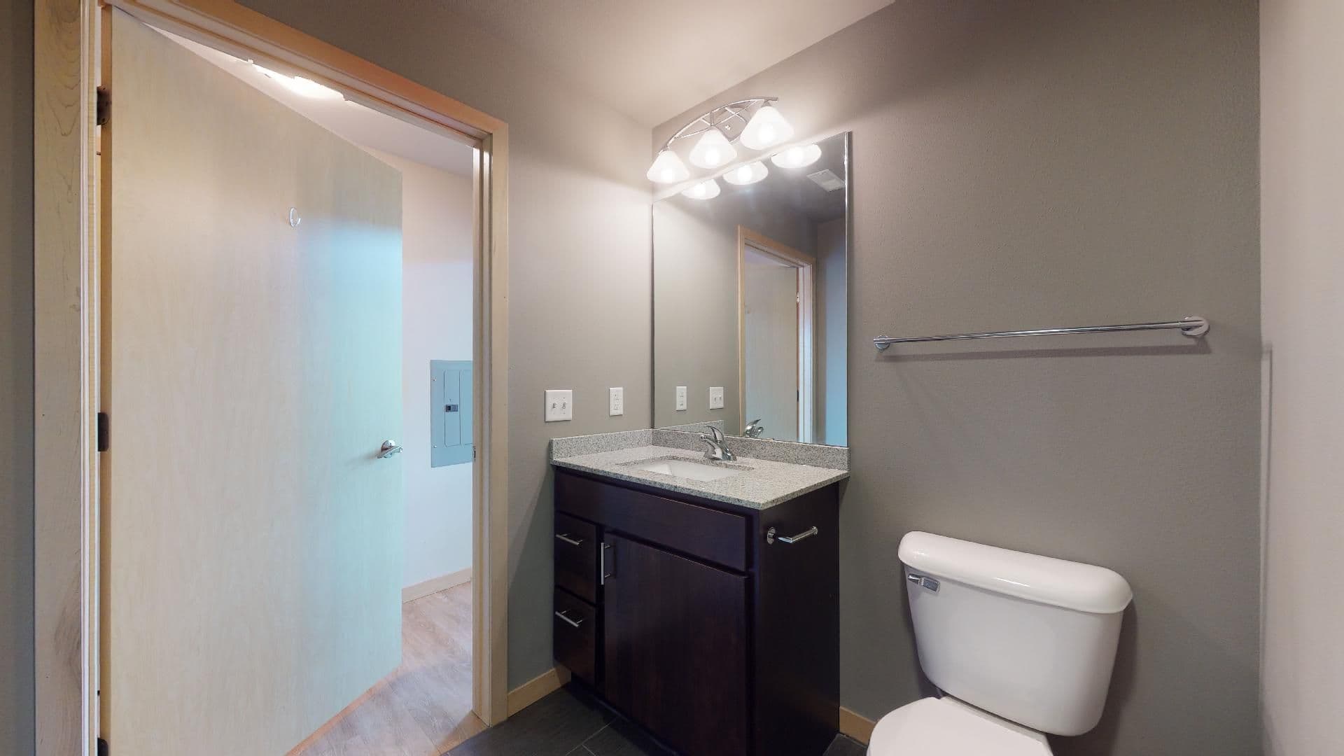Madison Apartment: 902 Drake Street