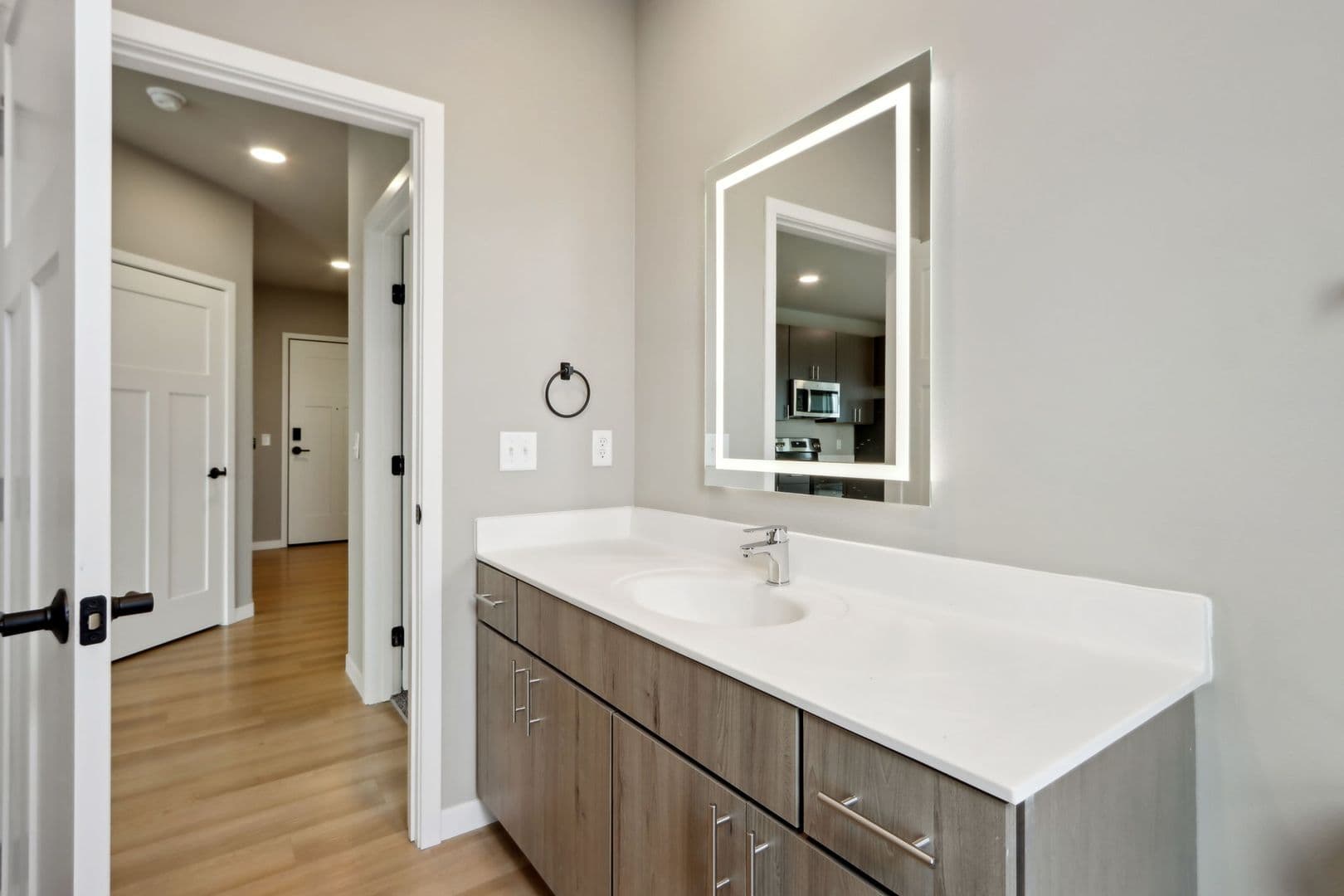 Madison Apartment: 5604 Schroeder Rd