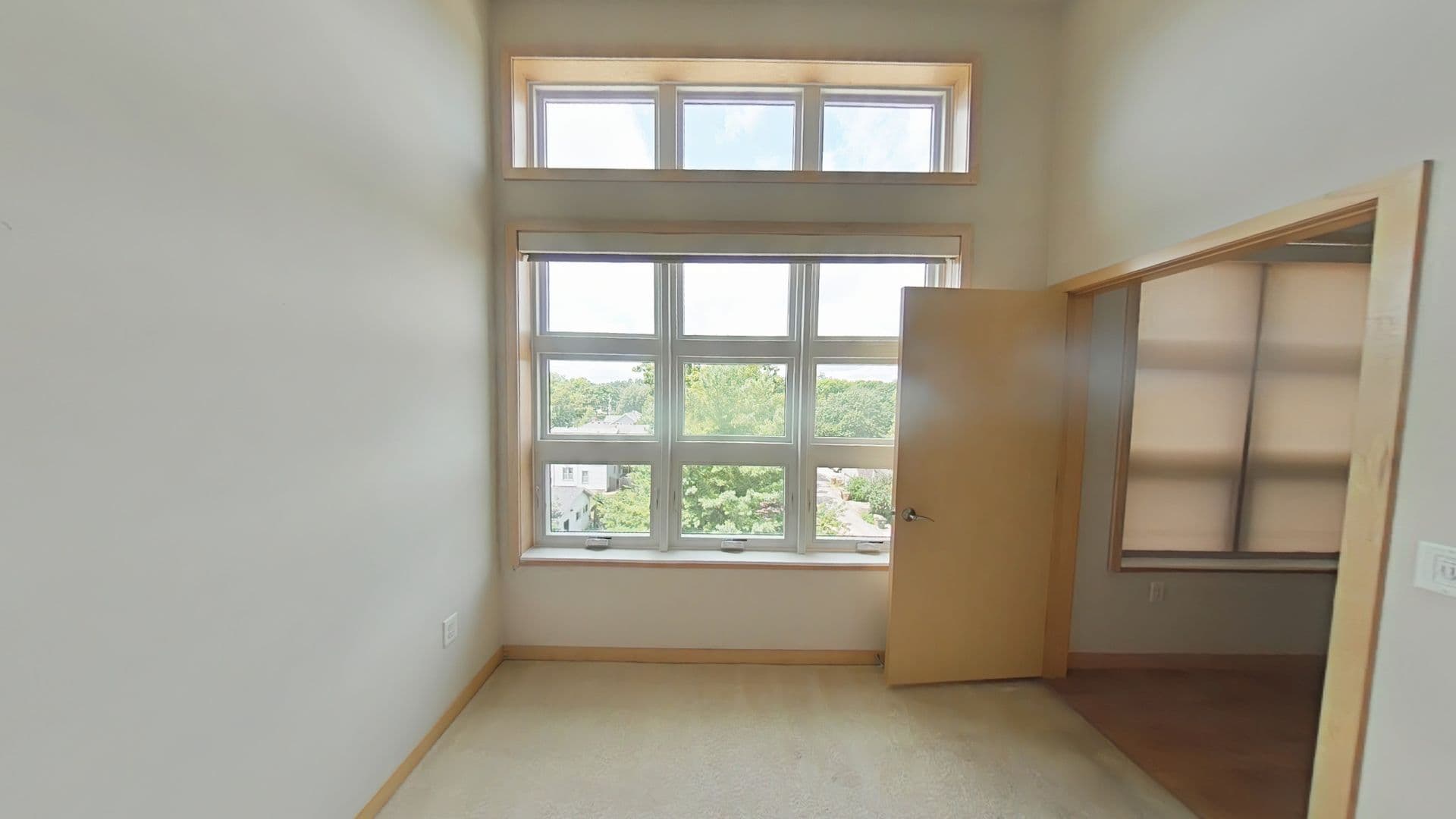 Madison Apartment: 902 Drake Street